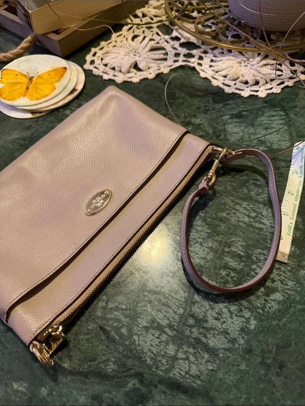 Small Coach Purse/Wristlet Cream/Ivory Color w/Gold Accessories 🤍